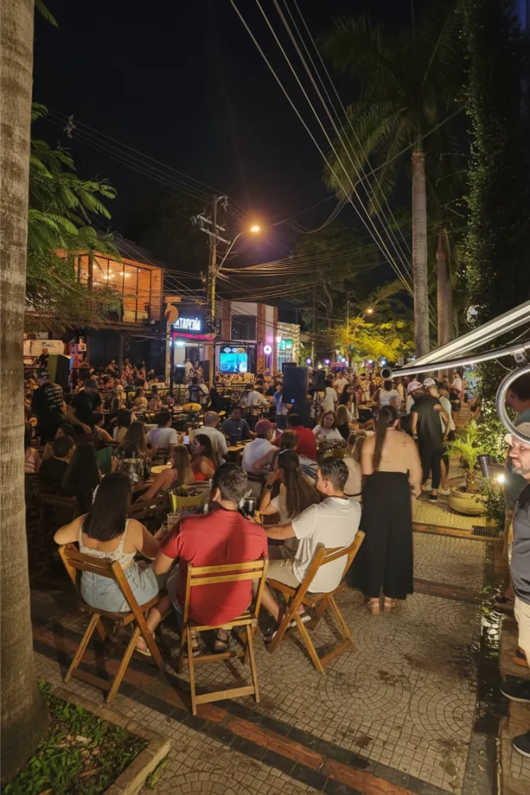 Calle de Asunción de noche